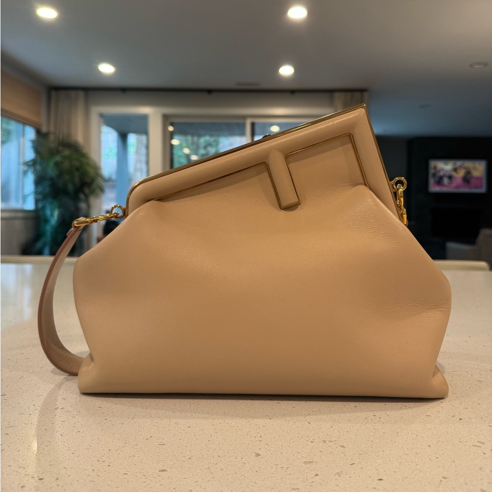 FENDI First Medium Shoulder bag - Picture 3 of 11